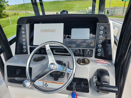 Robalo R230 Center Console image