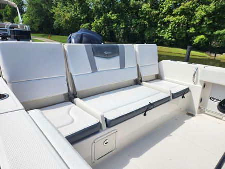 Robalo R230 Center Console image