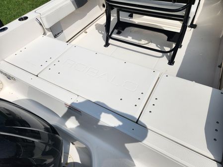 Robalo R230 Center Console image