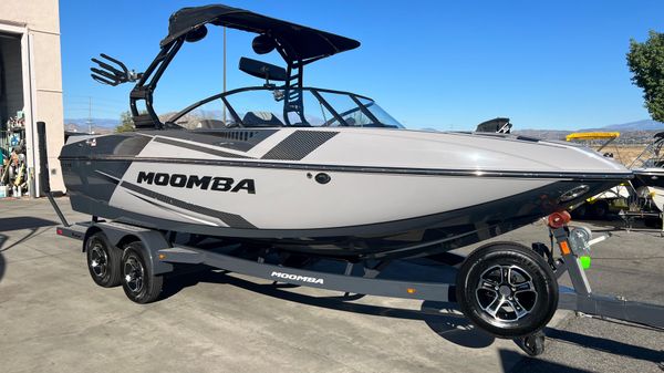Moomba Craz 22