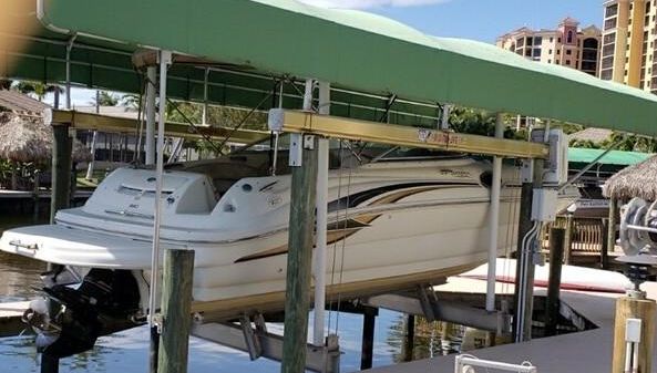 Sea Ray 240 Sundeck 