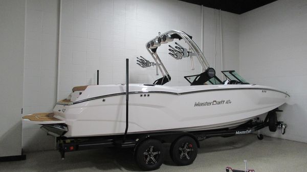 MasterCraft NXT24