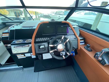 Cruisers Yachts 34 GLS OB image