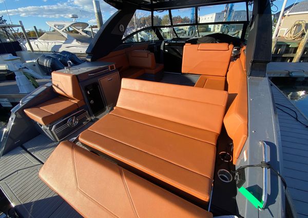 Cruisers Yachts 34 GLS OB image