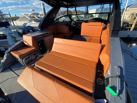 Cruisers Yachts 34 GLS OB image