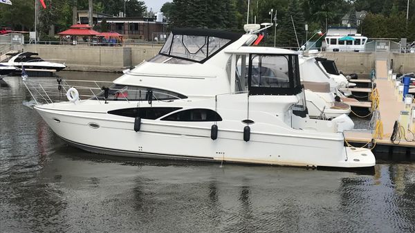 Carver 41 Cockpit Motor Yacht