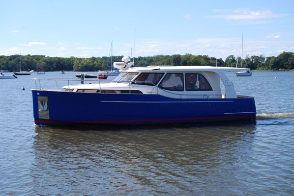 Greenline 33 - main image