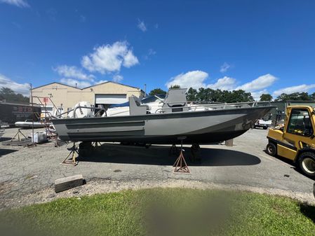 Boston Whaler 25 guardian image