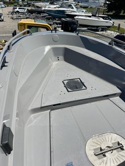 Boston Whaler 25 guardian image