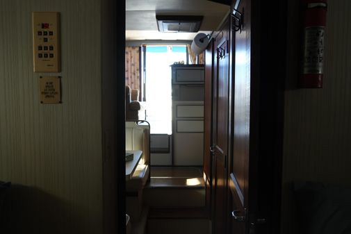 Hatteras 36 Sedan image