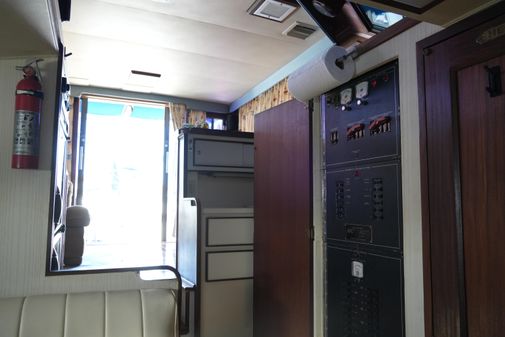 Hatteras 36 Sedan image