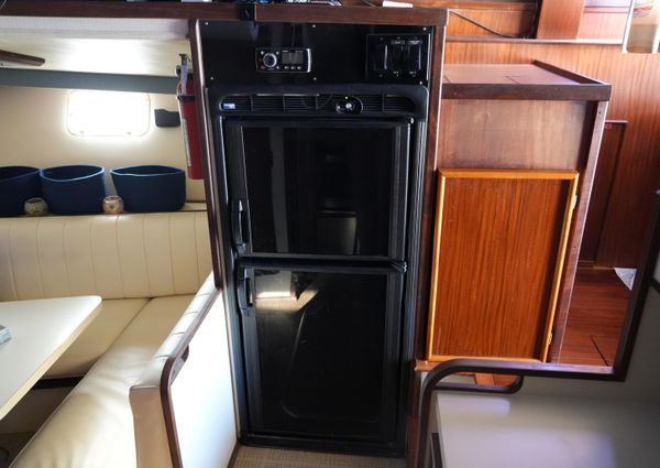 Hatteras 36 Sedan image