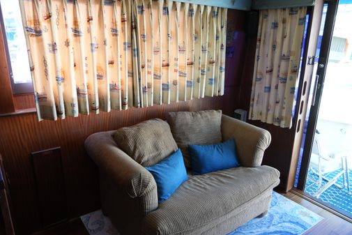 Hatteras 36 Sedan image