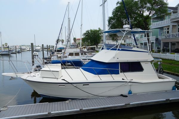 Hatteras 36 Sedan - main image