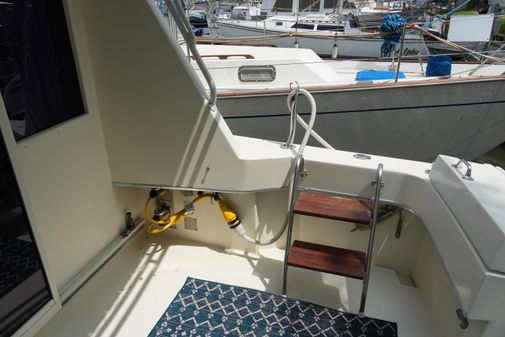 Hatteras 36 Sedan image