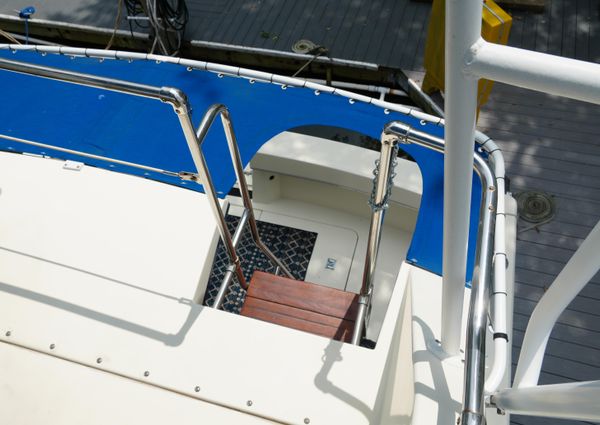 Hatteras 36 Sedan image