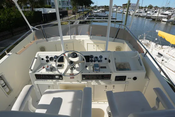 Hatteras 36-CONVERTIBLE image