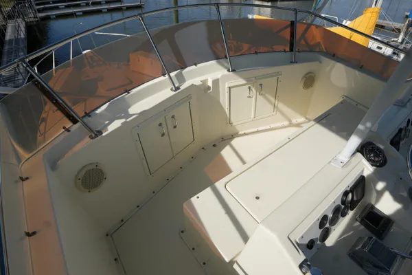 Hatteras 36-CONVERTIBLE image