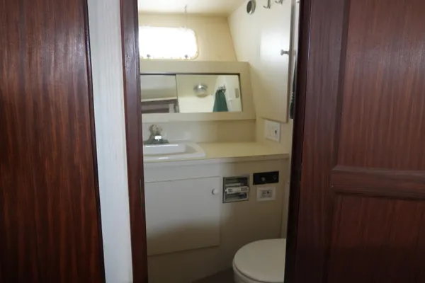 Hatteras 36-CONVERTIBLE image