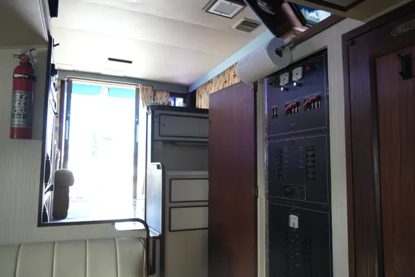 Hatteras 36-CONVERTIBLE image