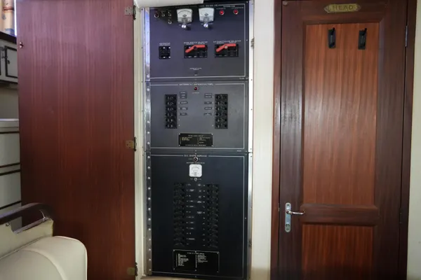 Hatteras 36-CONVERTIBLE image