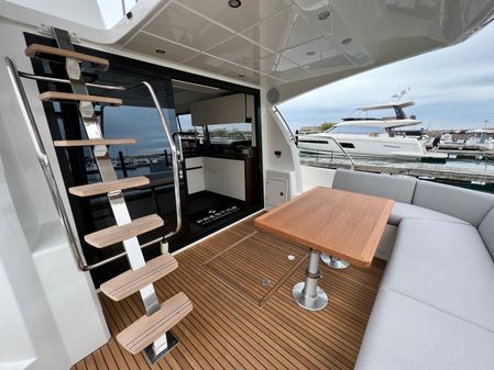 Prestige 460 Flybridge image