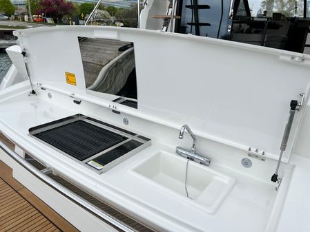 Prestige 460 Flybridge image