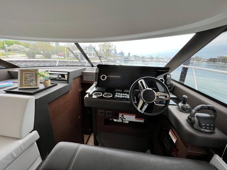 Prestige 460 Flybridge image