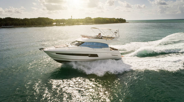 Prestige 460 Flybridge image