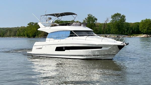 Prestige 460 Flybridge 