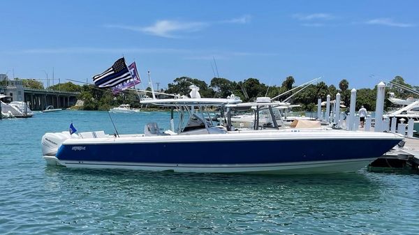 Intrepid 400 Center Console