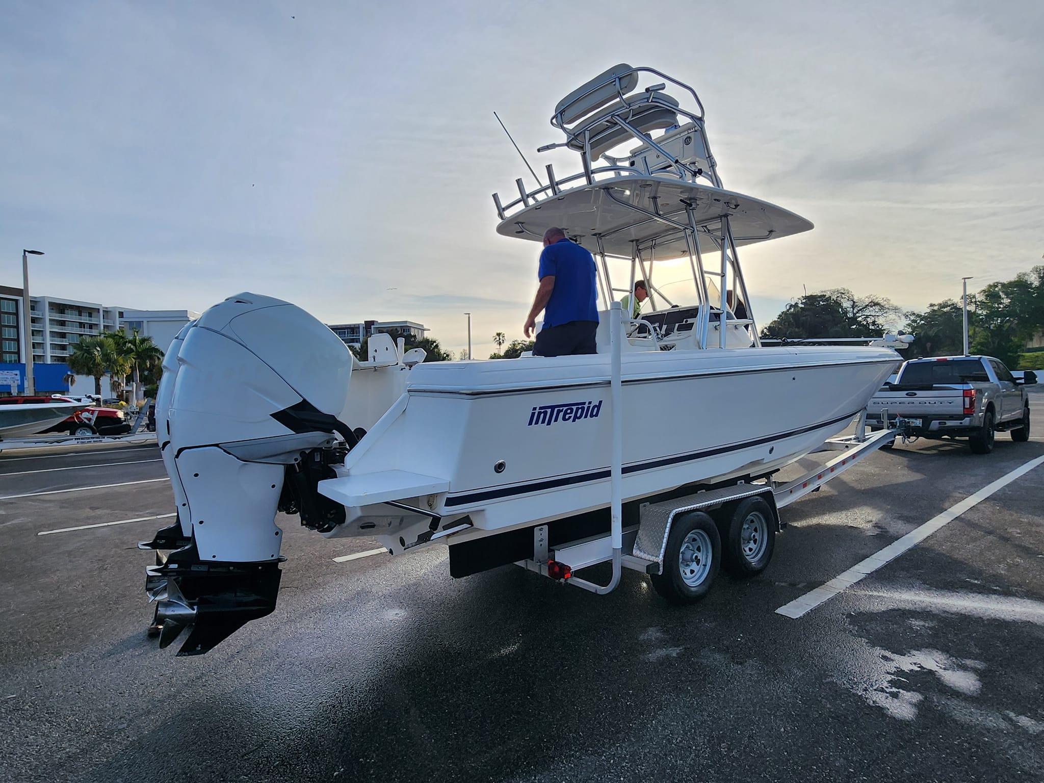 2007 Intrepid 300 center console