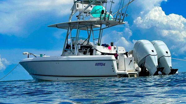 Intrepid 300 Center Console 