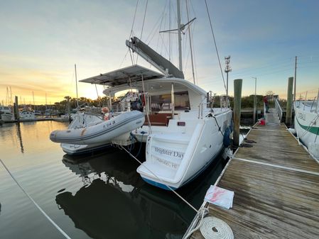 Lagoon 400 image