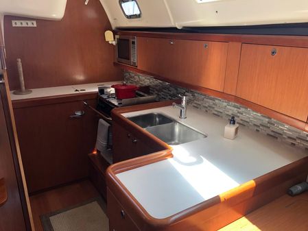 Beneteau 40 image