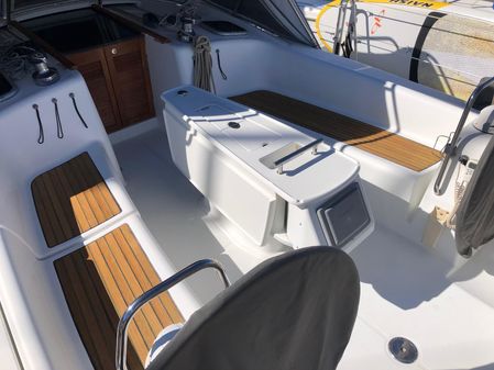 Beneteau 40 image