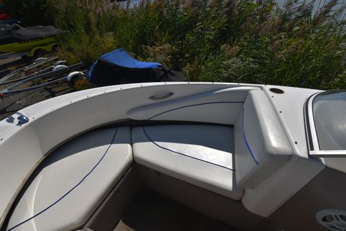 Bayliner 212-CAPRI image