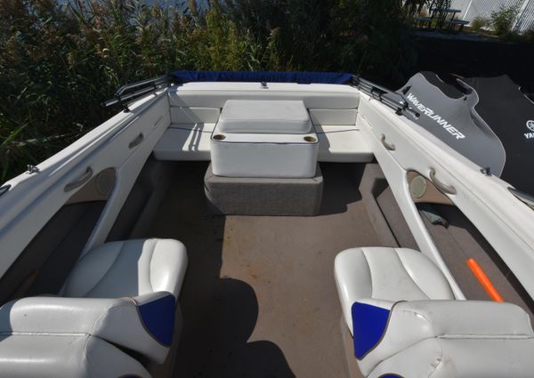 Bayliner 212-CAPRI image