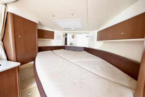 Sea Ray 330 Sundancer image