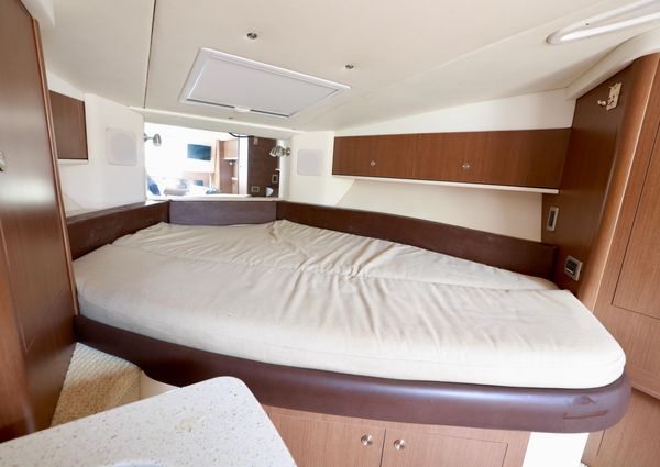 Sea Ray 330 Sundancer image