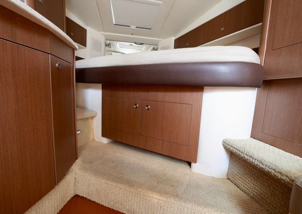 Sea Ray 330 Sundancer image