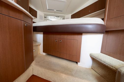 Sea Ray 330 Sundancer image