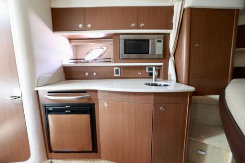 Sea Ray 330 Sundancer image