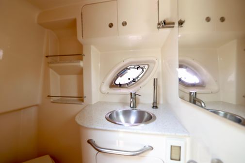 Sea Ray 330 Sundancer image