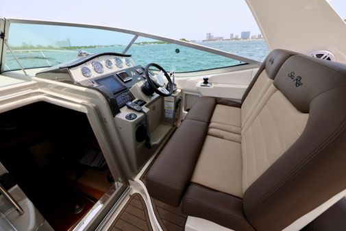 Sea Ray 330 Sundancer image