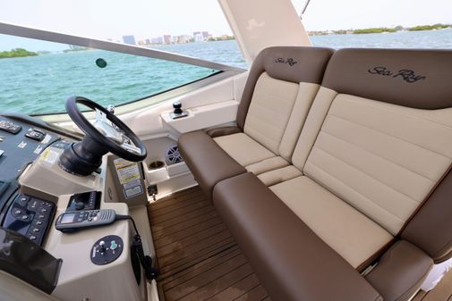 Sea Ray 330 Sundancer image