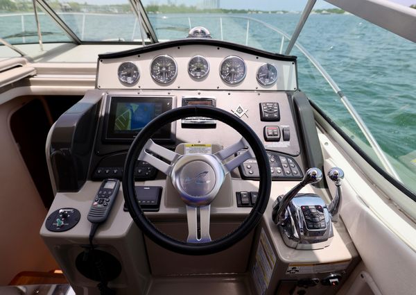 Sea Ray 330 Sundancer image