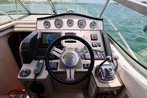 Sea Ray 330 Sundancer image