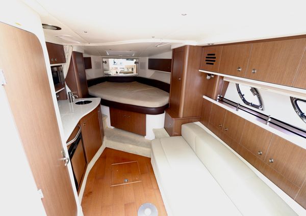 Sea Ray 330 Sundancer image