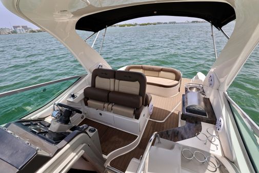 Sea Ray 330 Sundancer image